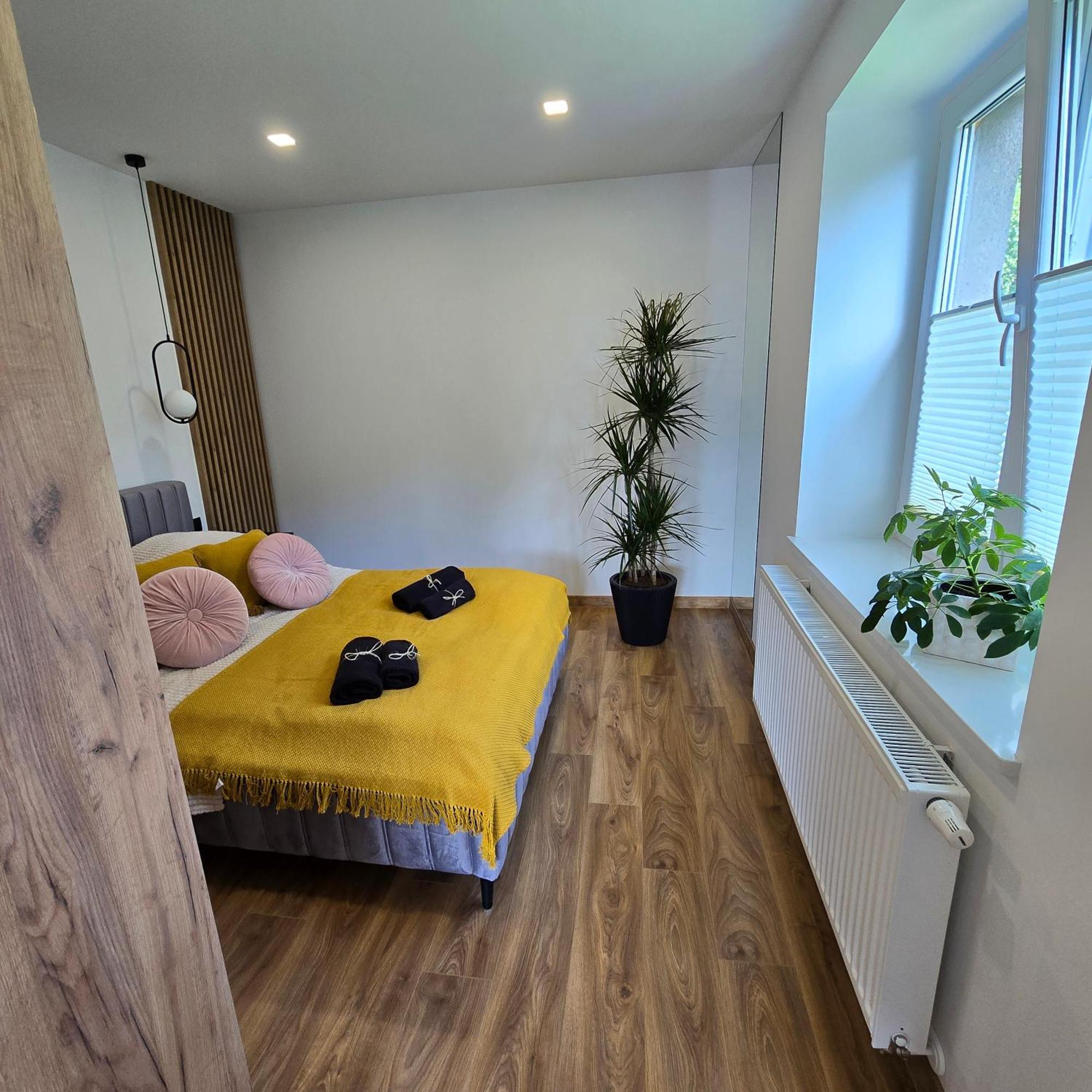 Mieszkanie Nad Jeziorem Roznowskim Extérieur photo